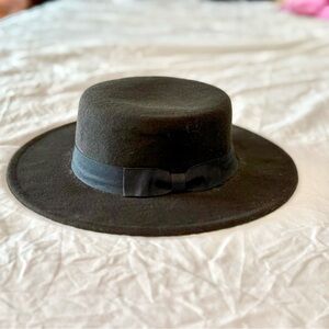 Hot Topic Black Wide-Brim Hat